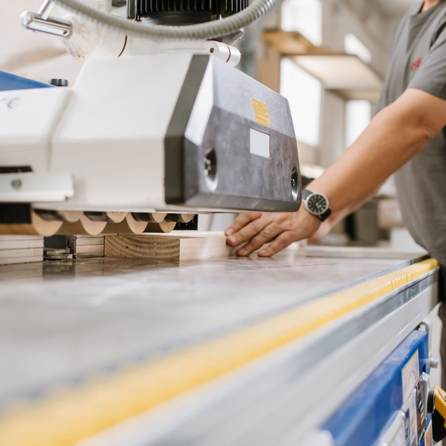 Schreinerei Maschine in aktion